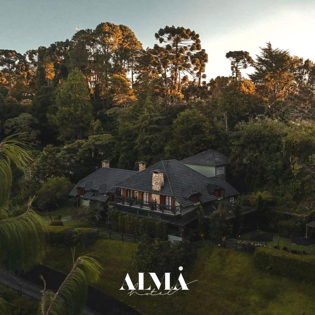 Alma Hotel Кампус-ду-Жордан Екстер'єр фото